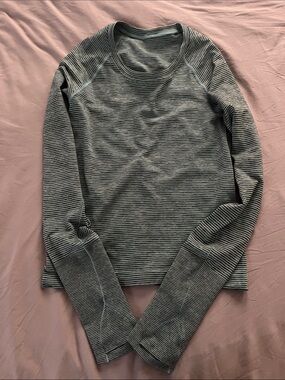 lululemon athletica long sleeve blue stripe dri fit race length